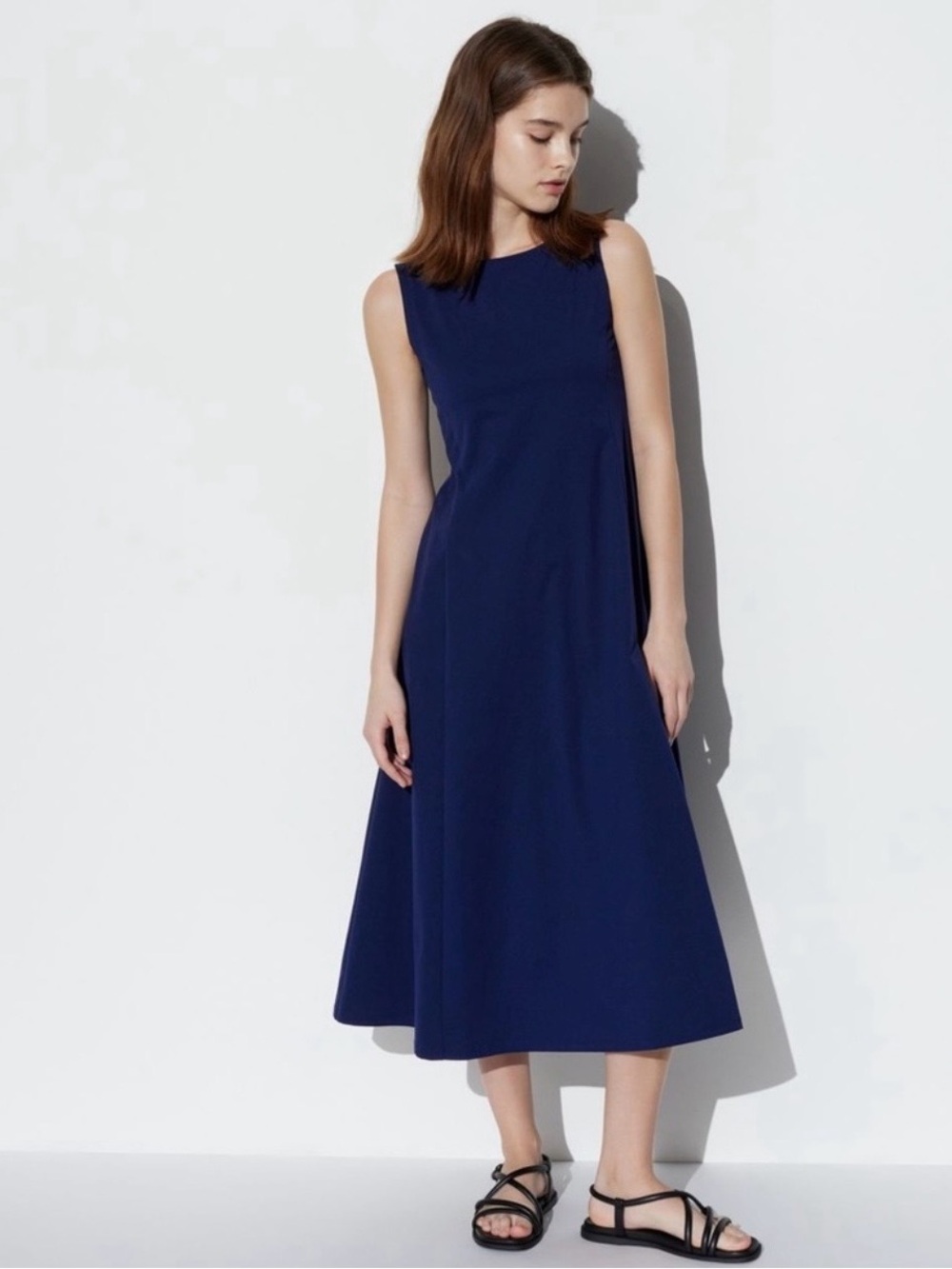 NWT Uniqlo Ultra Stretch AlRism Sleeveless Midi Navy Dress Size M Minimalist